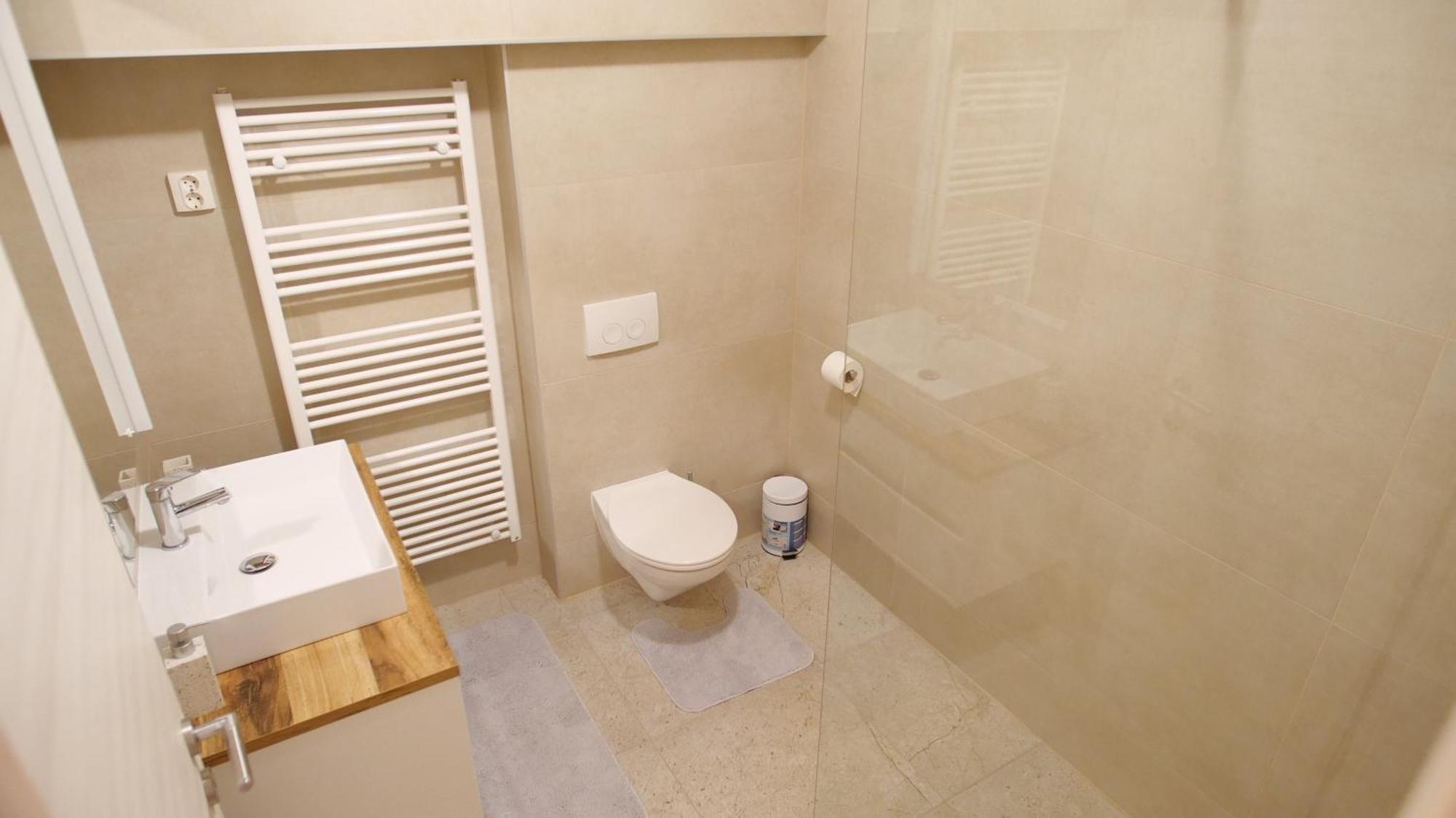 Spacious With Private Parking Pula